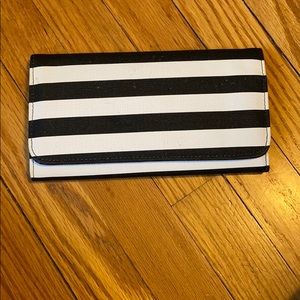 ⚓️ 2/ $50⚓️ Black & White Striped Wallet